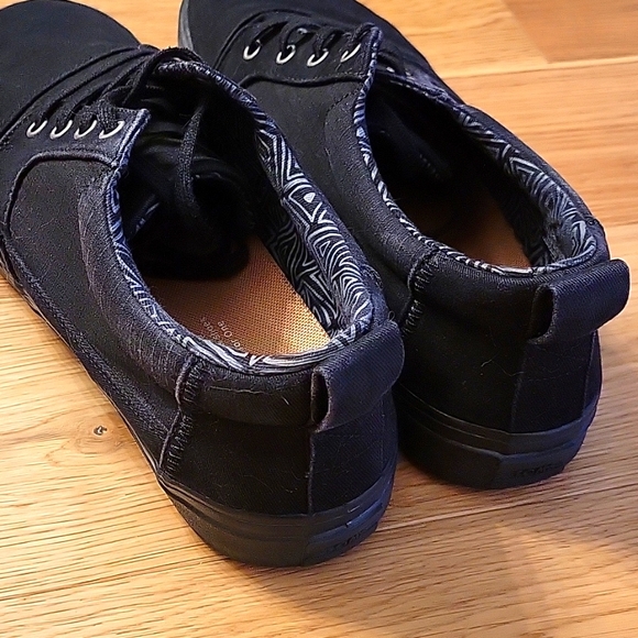 Toms shoes - Picture 3 of 4